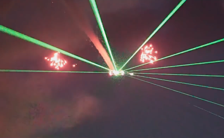 Laser- en vuurwerkshow Gewoonvoorhem