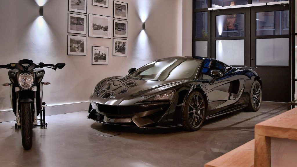 McLaren 570S mancave