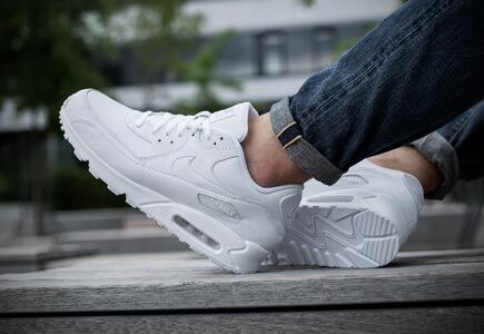 witte sneakers