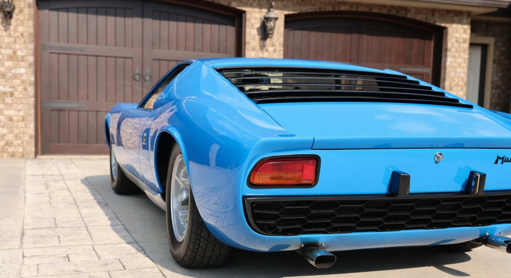 Lamborghini Miura P400