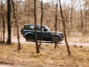 Land Rover Defender 90