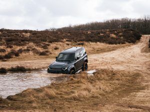 Land Rover Defender 90