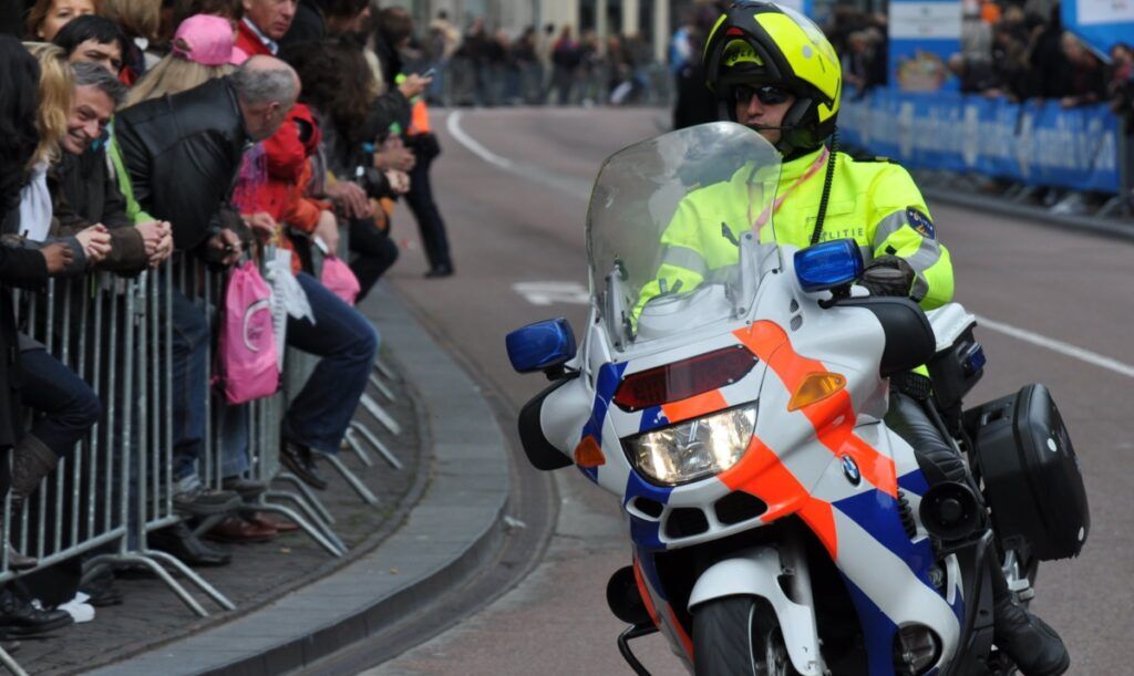 salaris politie opleiding