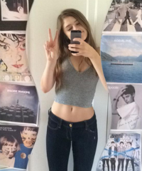 Illustratie voor: Crop tops verboden op school?