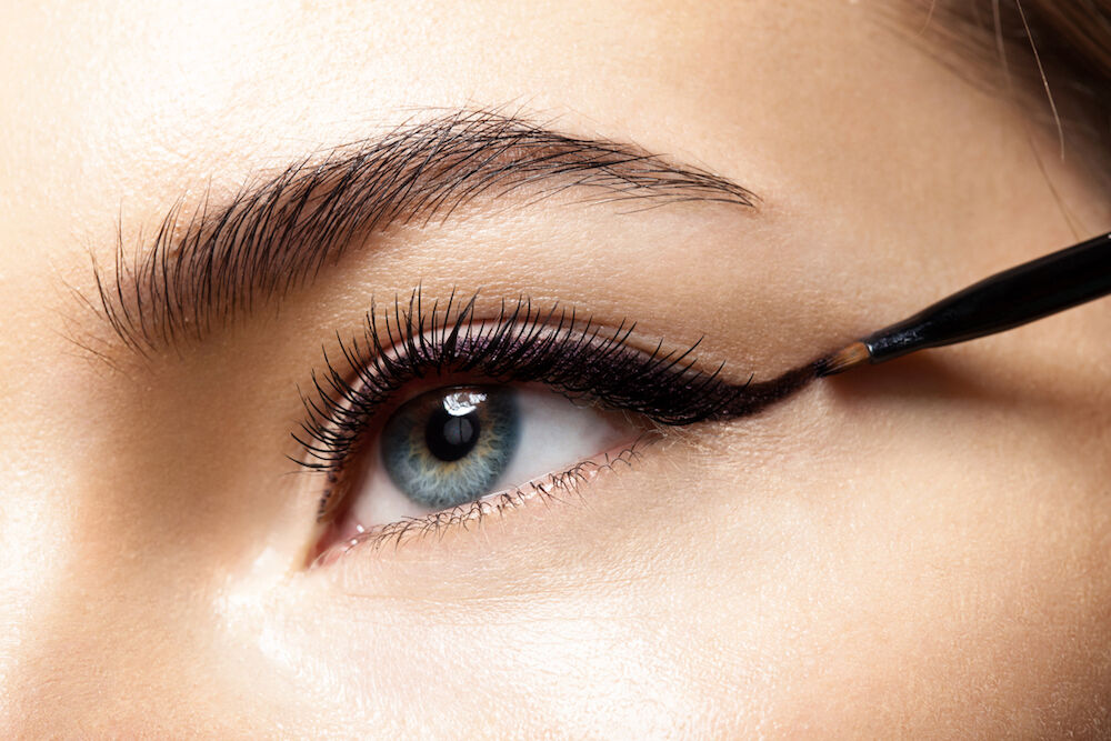 Illustratie voor: How to: binnen een paar minuten eyeliner aanbrengen