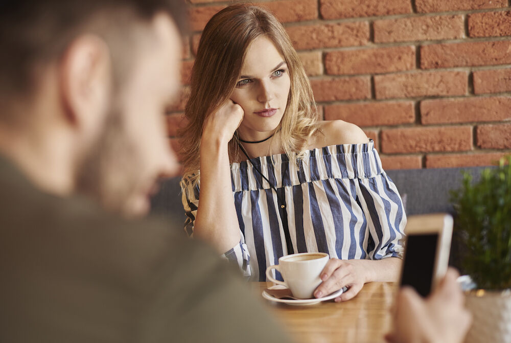 Illustratie voor: De 8 afknappers waar je tijdens een eerste date voor moet oppassen