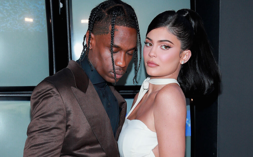 Illustratie voor: Kylie Jenner bevestigt dat ze geen relatie meer heeft met Travis Scott