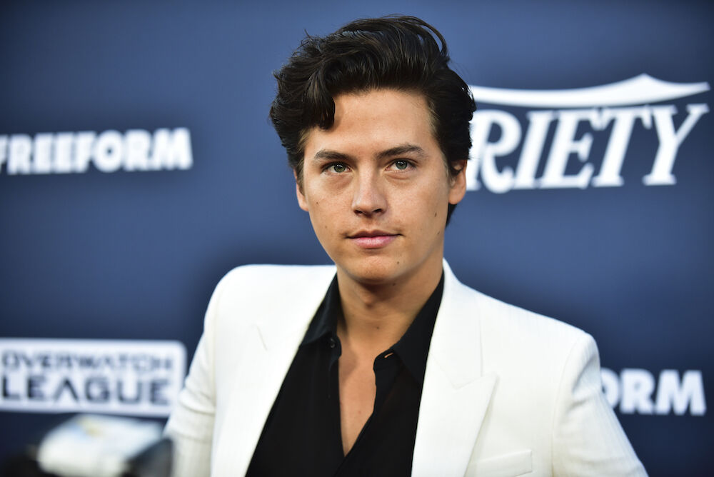 Illustratie voor: Riverdale’s Cole Sprouse gearresteerd bij Black Lives Matter-protest