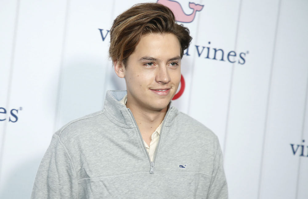 Illustratie voor: Cole Sprouse gespot samen met deze Riverdale-actrice