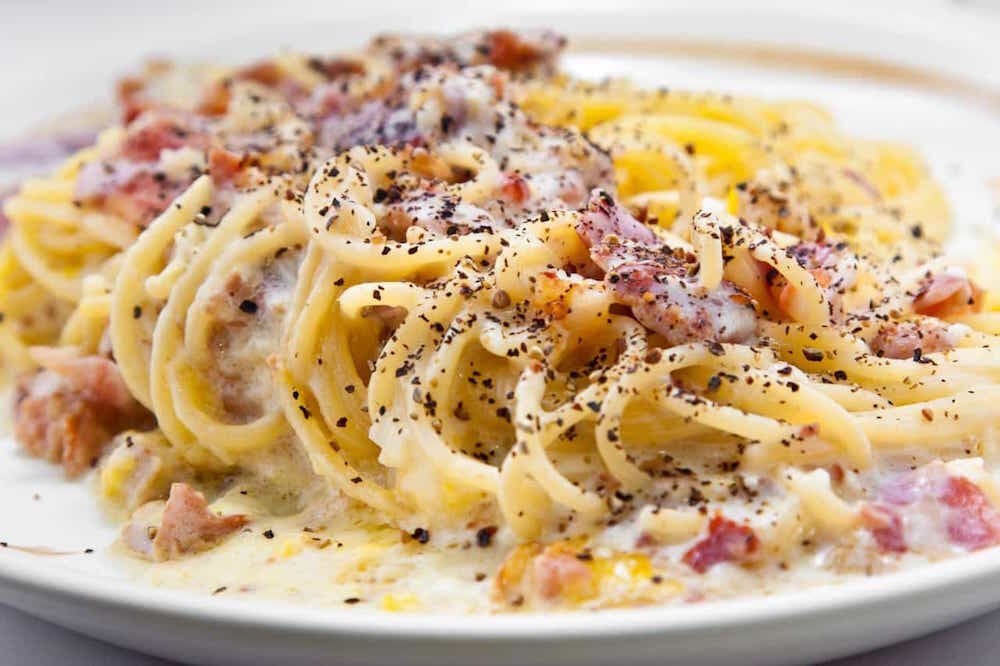 Illustratie voor: Yum! Binnen no-time maak jij deze heerlijke spaghetti carbonara