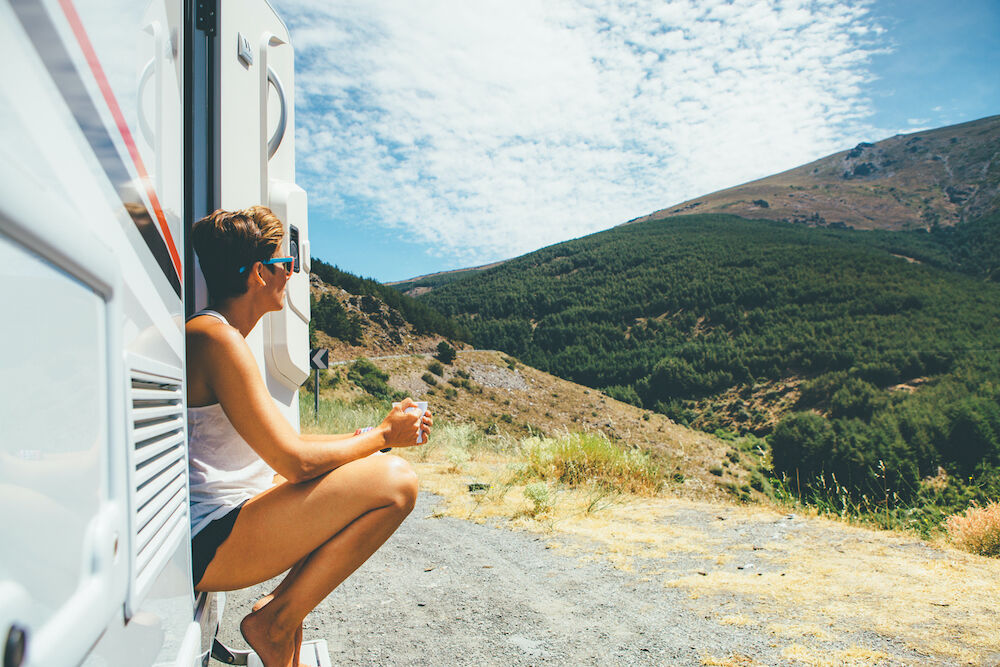 Illustratie voor: Vacature: met een camper door Amerika reizen en bier drinken (en hiermee 50.000 dollar verdienen)