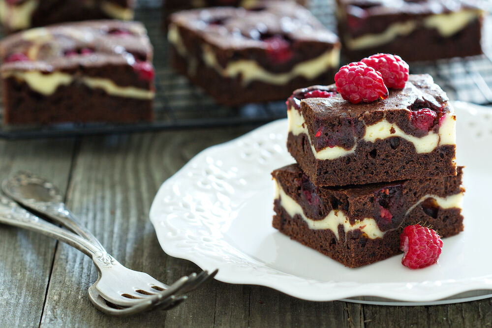 Illustratie voor: Zo maak je raspberry cheesecake brownies