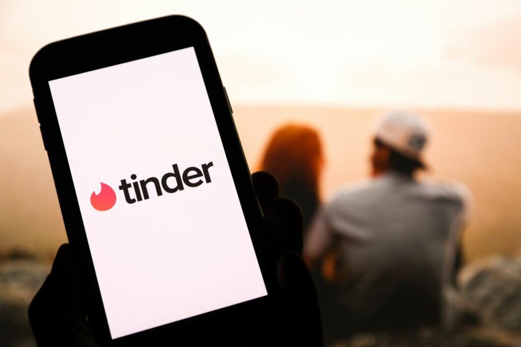 Illustratie voor: Met deze tips heb jij een veilige en gezellige Tinderdate