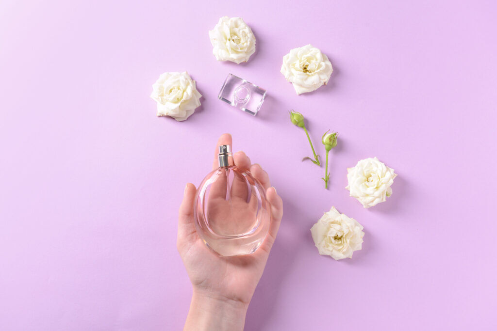 Illustratie voor: Dit zijn de lekkerste parfums voor de lente