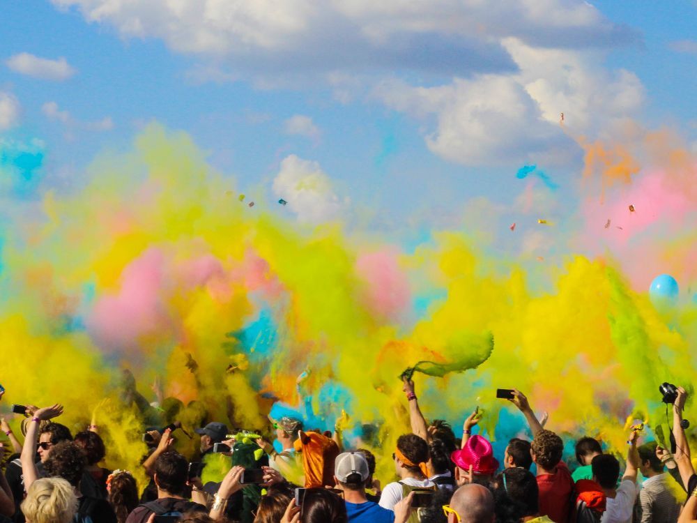 Illustratie voor: 11 situaties die je (met alle liefde) weer meemaakt tijdens een festival