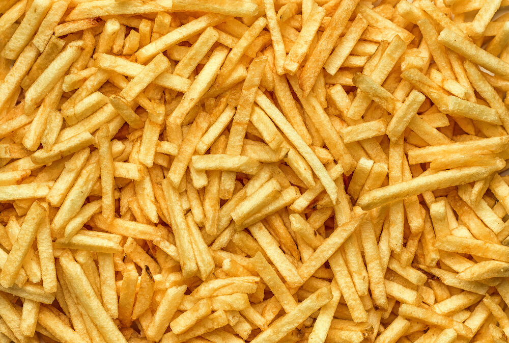 Illustratie voor: Friet uit de airfryer: is dat echt gezonder dan friet uit de frituurpan?