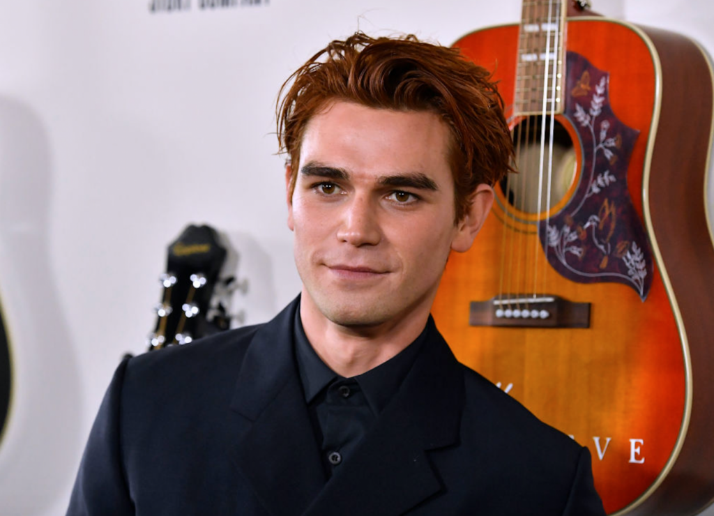 Illustratie voor: Dit is alles wat we weten over de vriendin van KJ Apa