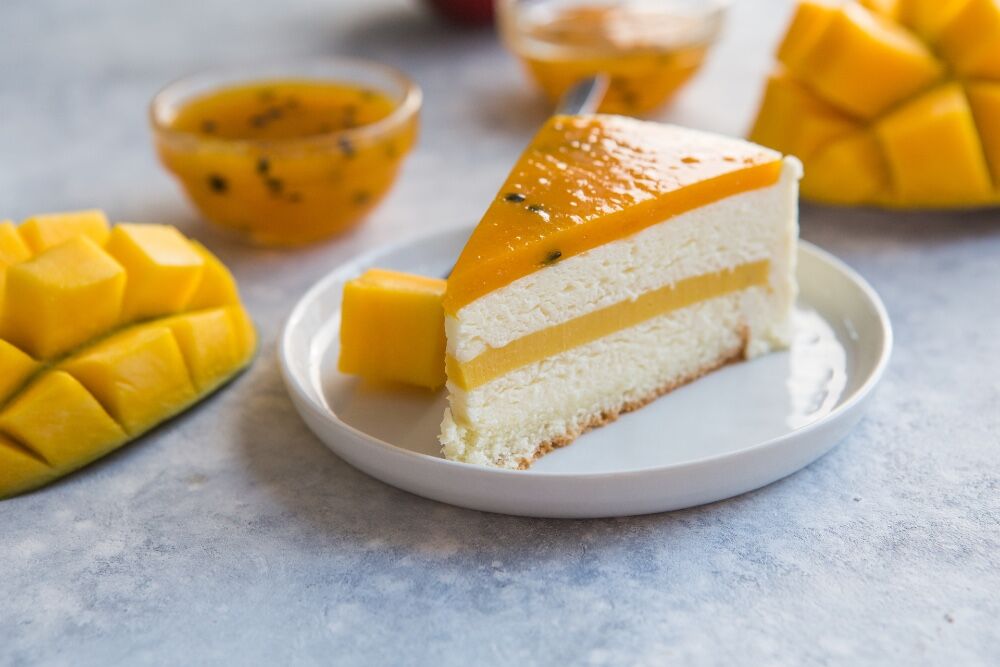 Illustratie voor: Hoe lekker: dit is hét recept voor vegan kwarktaart met mango