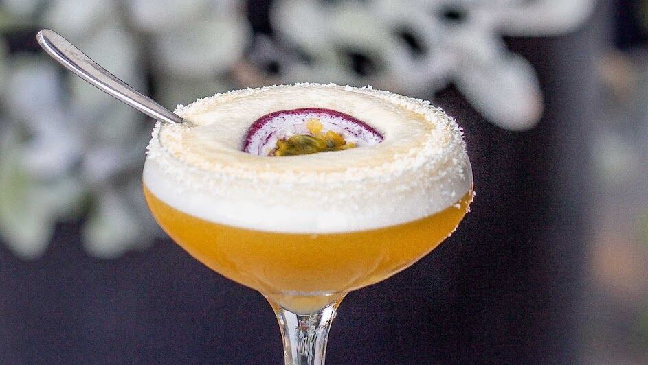 white-chocolate-passionfruit-martini