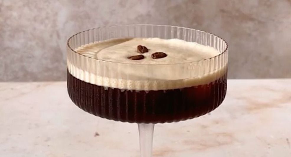 espresso martini met parmazaanse kaas