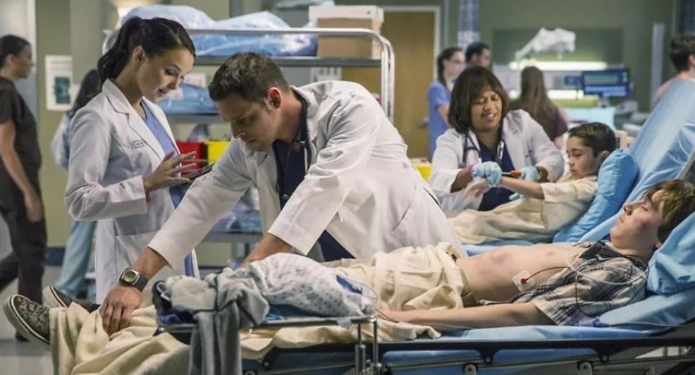 Hu! Zo filmen ze operatie scenes in Greys Anatomy