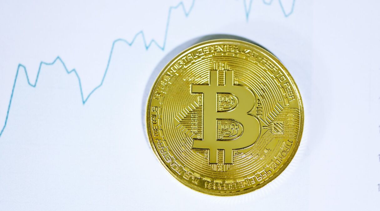 Illustratie voor: SEC-lid: Bitcoin prijs schiet omhoog door hoop op goedkeuring ETF