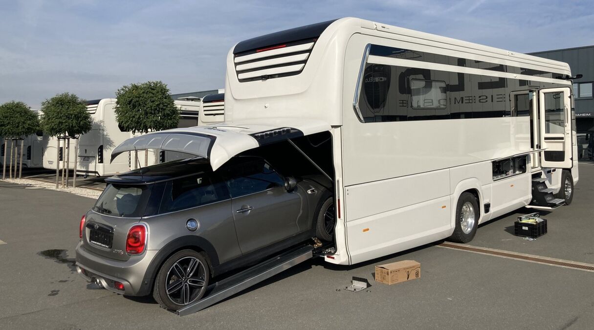 Illustratie voor: De allerduurste camper van Nederland staat nu te koop