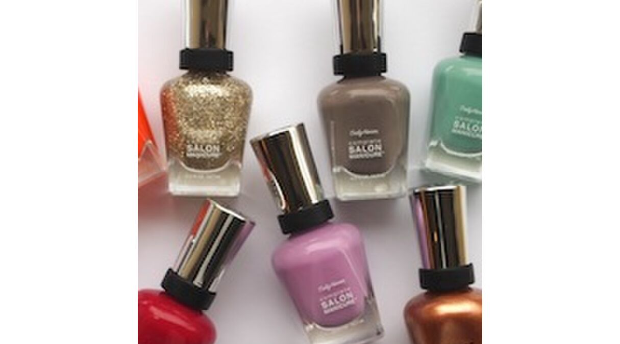 Illustratie voor: Review: Sally Hansen Salon Manicure