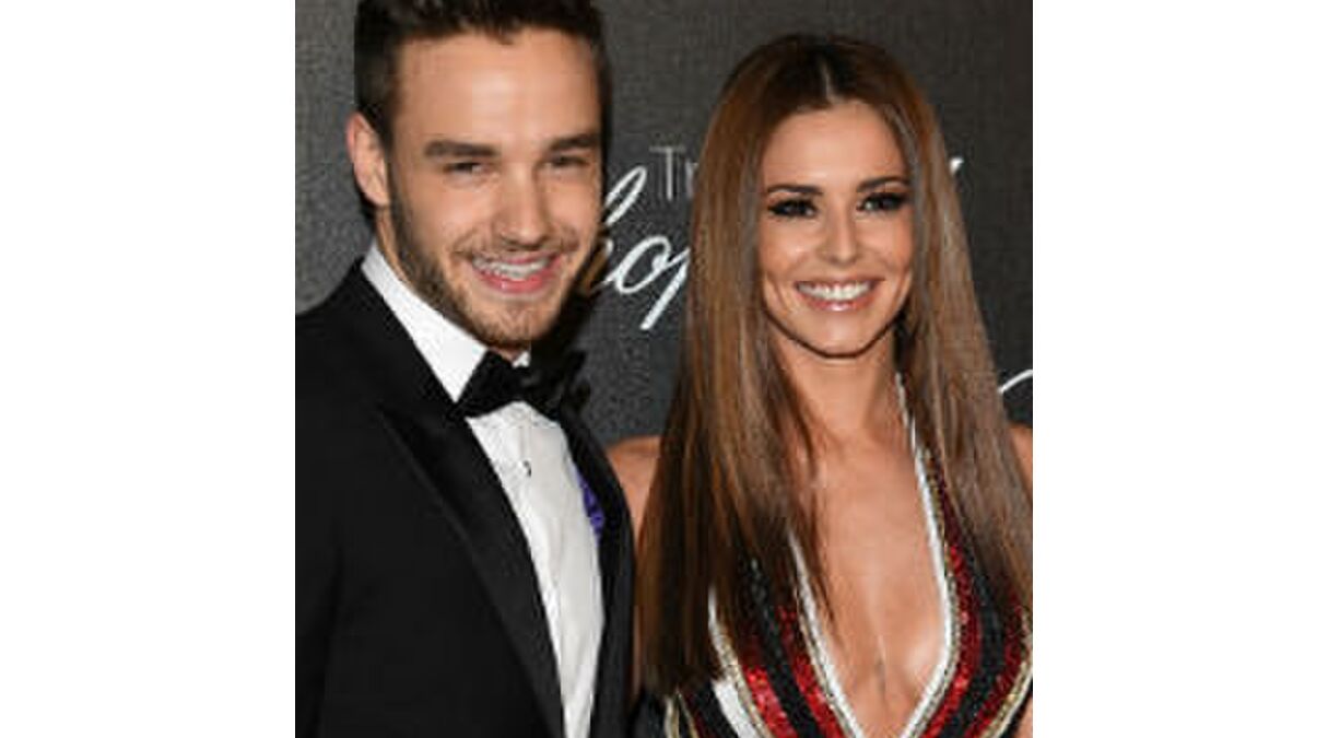 Illustratie voor: Cheryl Cole bevestigt dat ze zwanger is van Liam Payne met prachtige babybuik-foto!