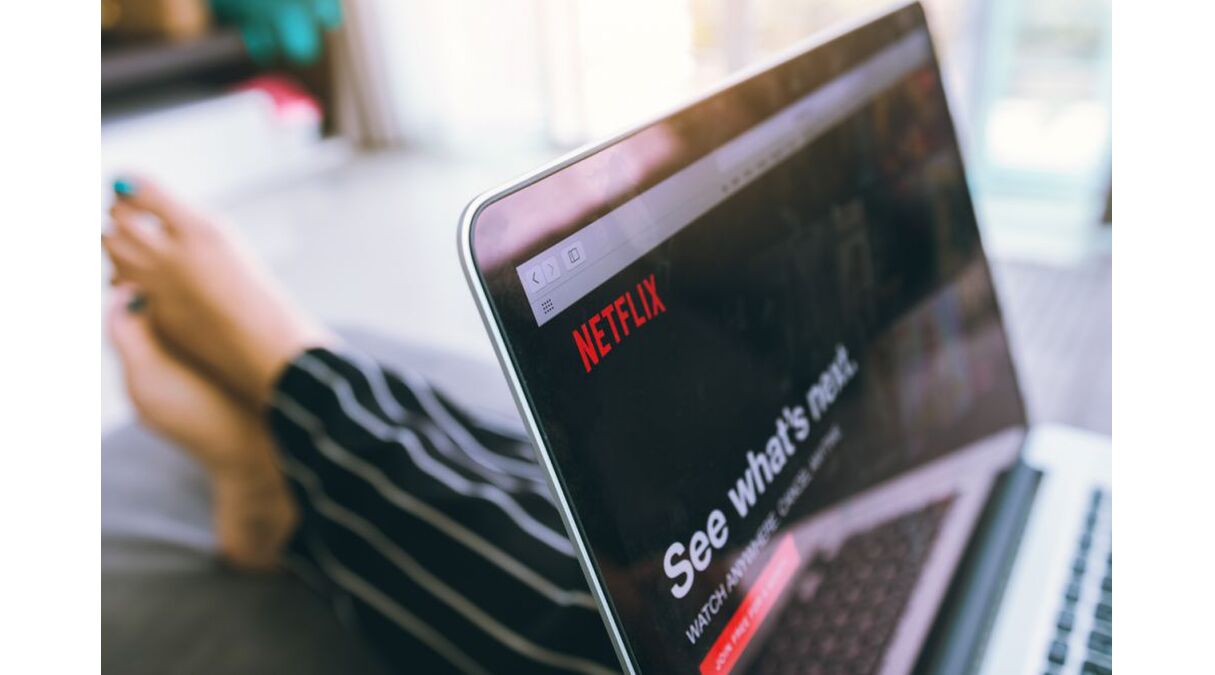 Illustratie voor: Zo val je nóóit meer in slaap tijdens een avondje Netflixen