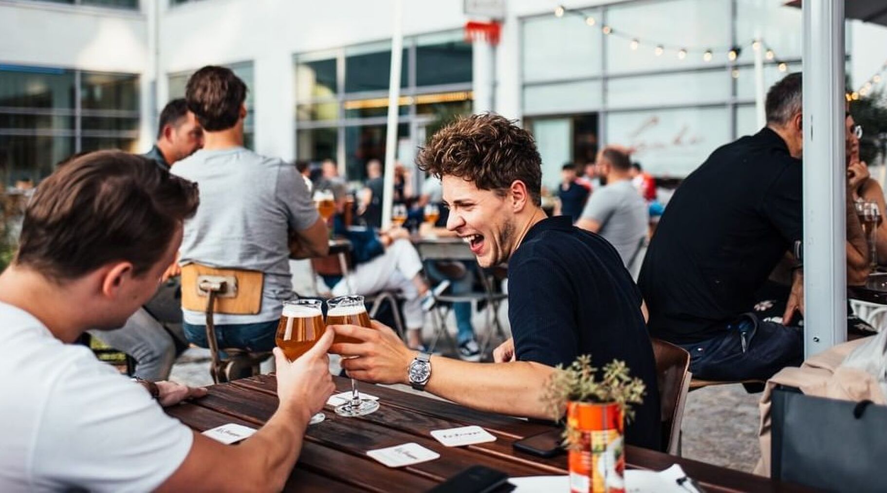 Leuke Terrassen in Eindhoven bier wijn