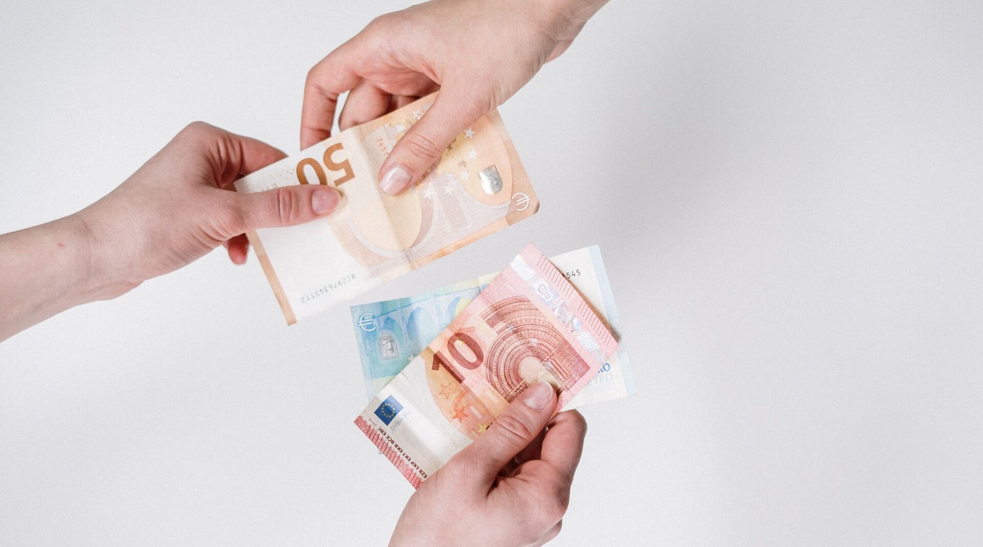 geld vriendin teveel uitgeven