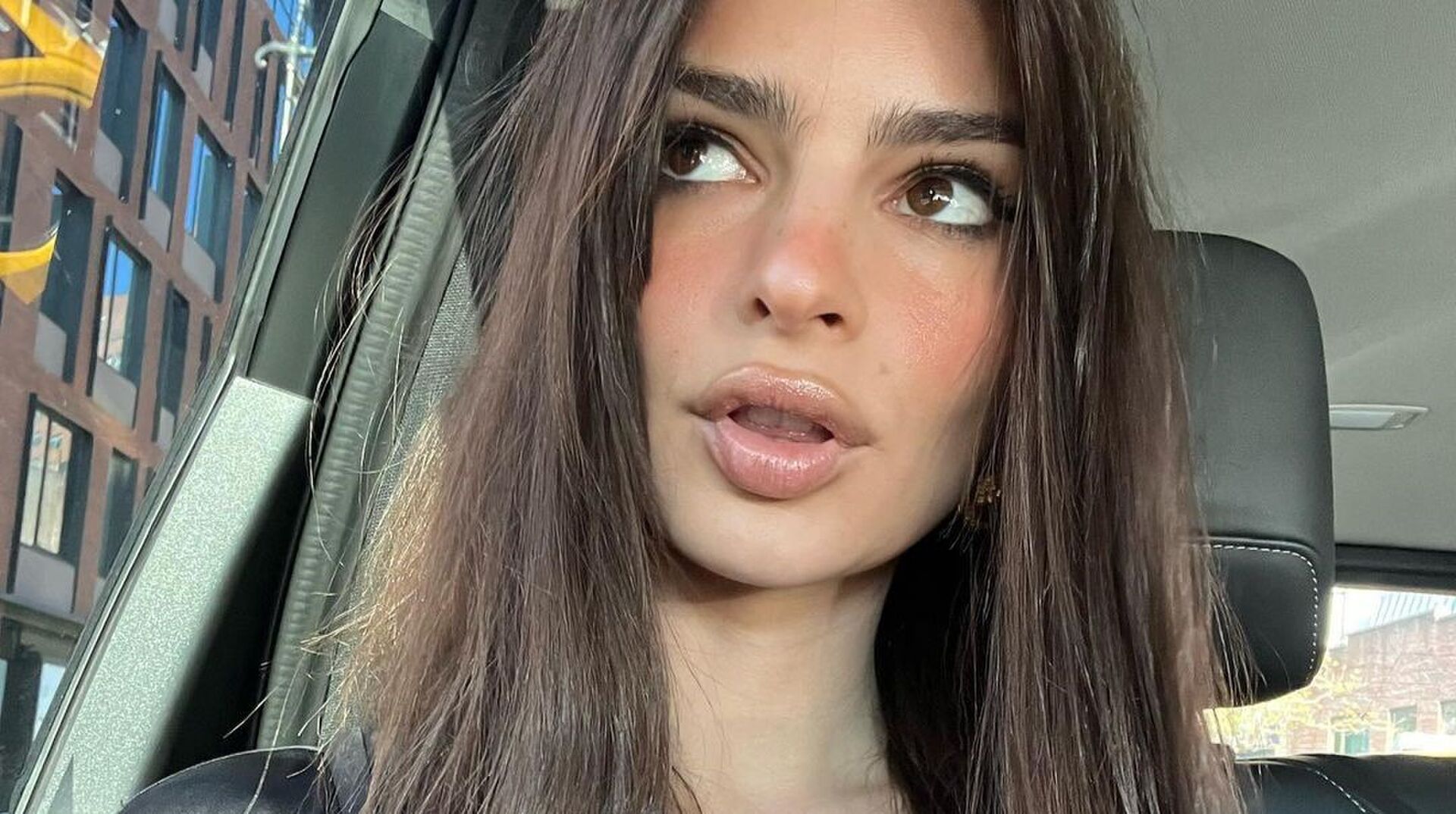 Emily Ratajkowski