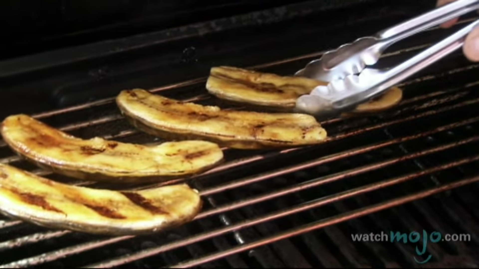 banaan met chocolade van de barbecue