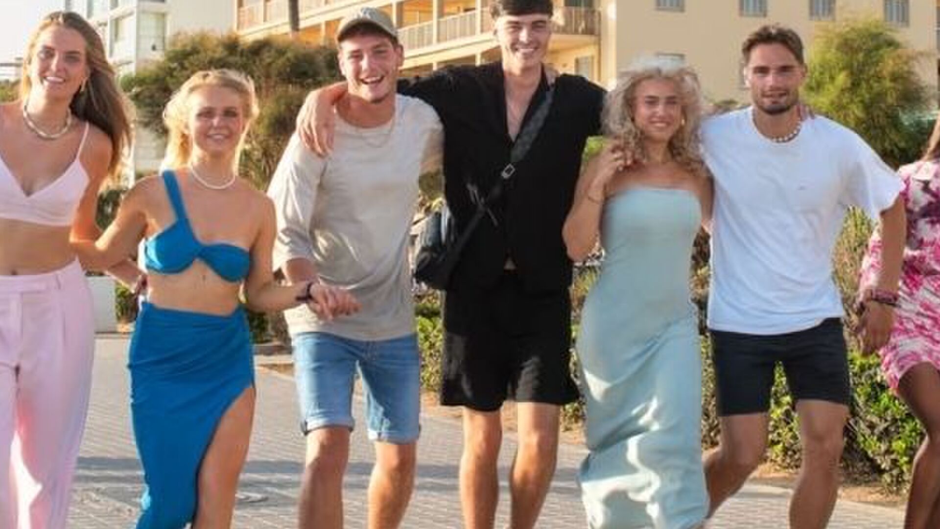 Zon, zee en werken Proppers op Mallorca, de serie is helemaal trending