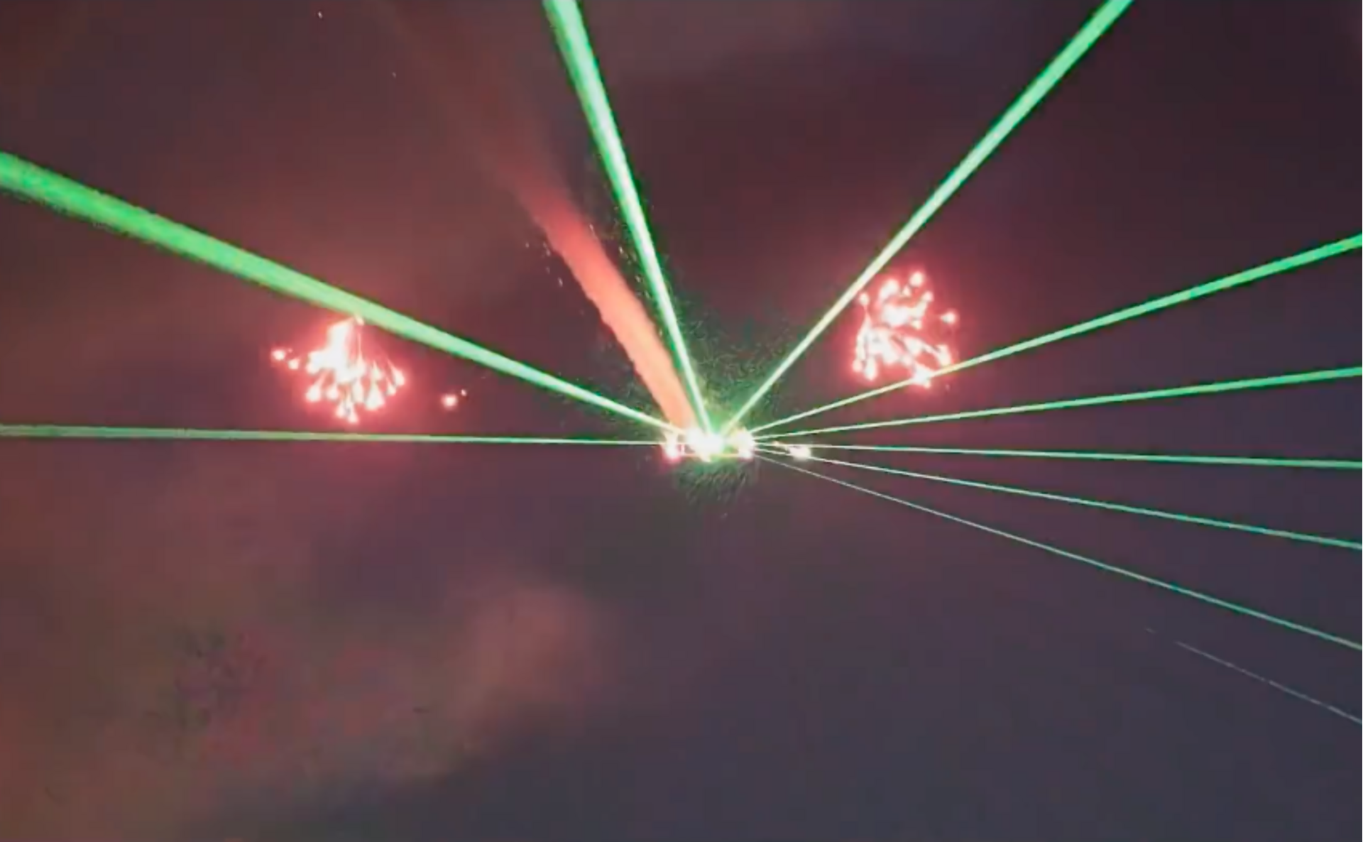 Laser- en vuurwerkshow Gewoonvoorhem