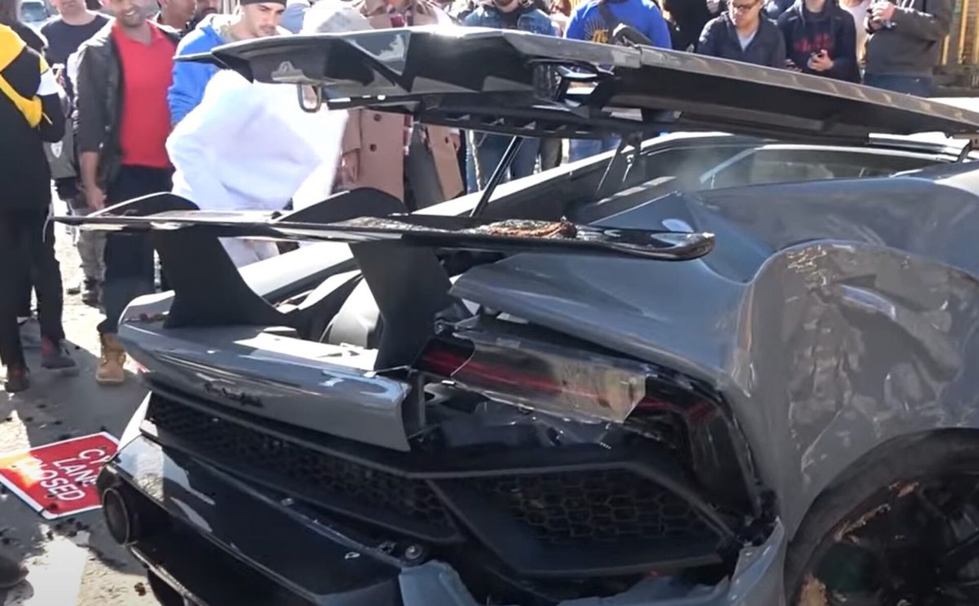 crash lamborghini