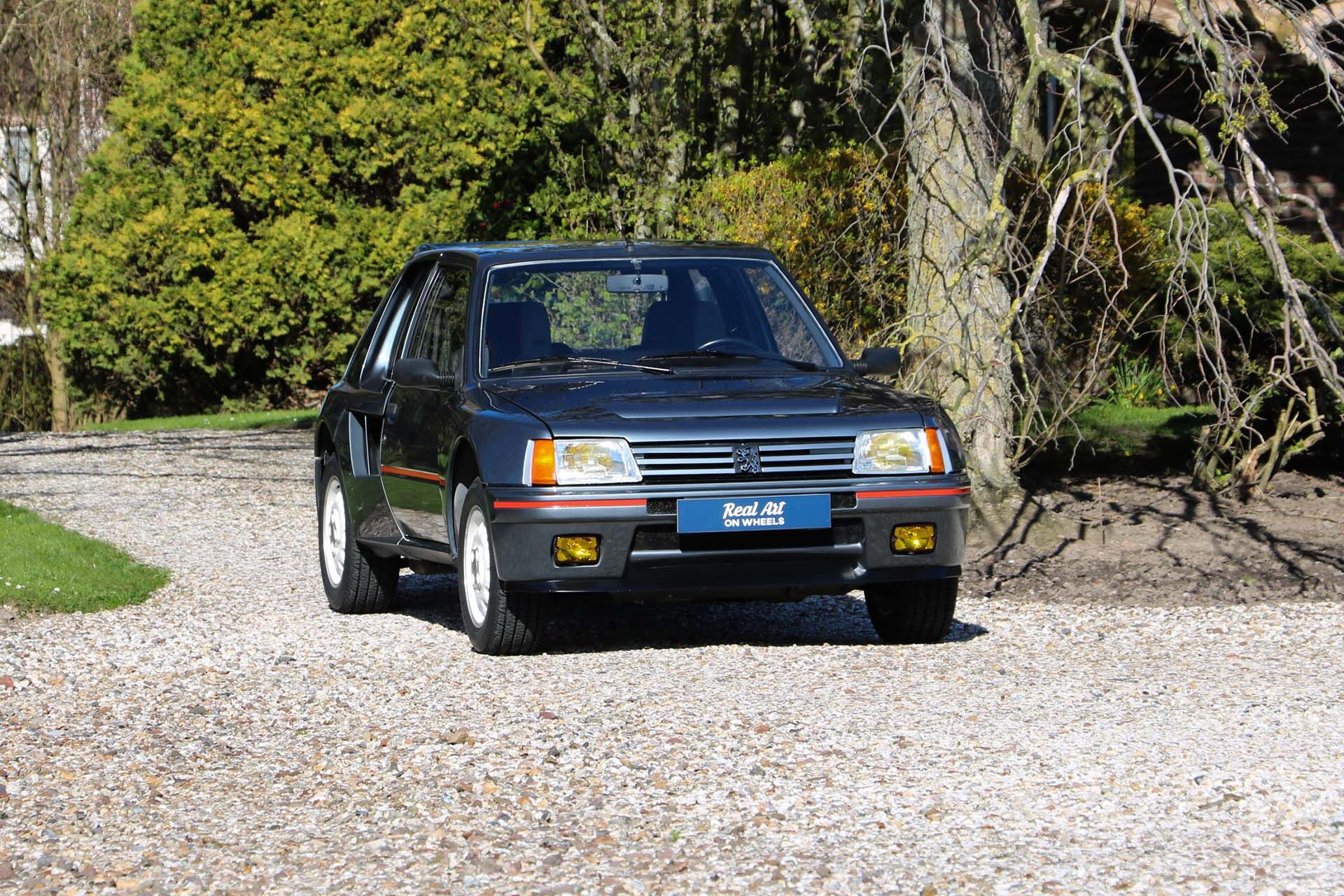 Peugeot 205 TURBO 16