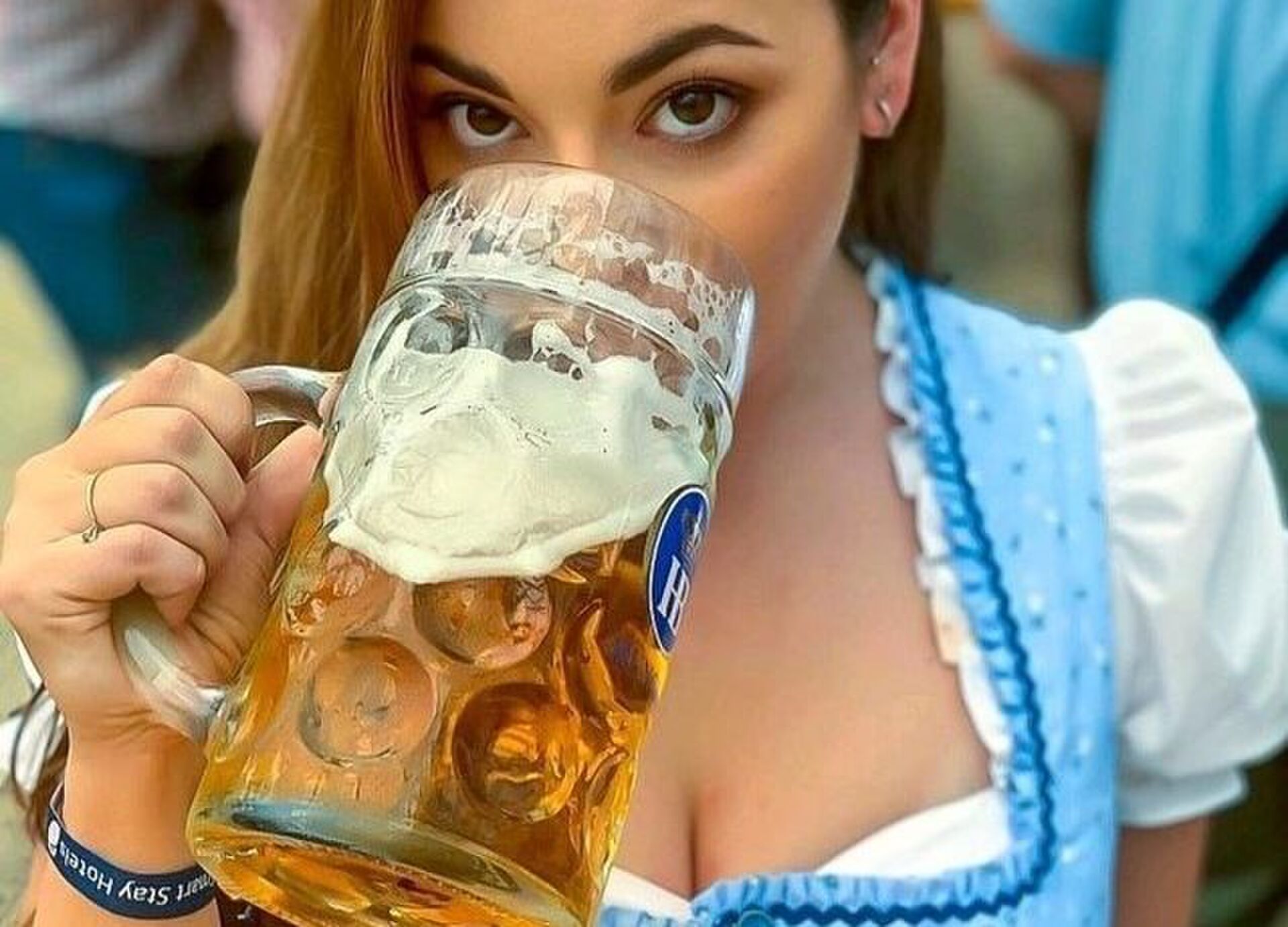 vrouwen in dirndl