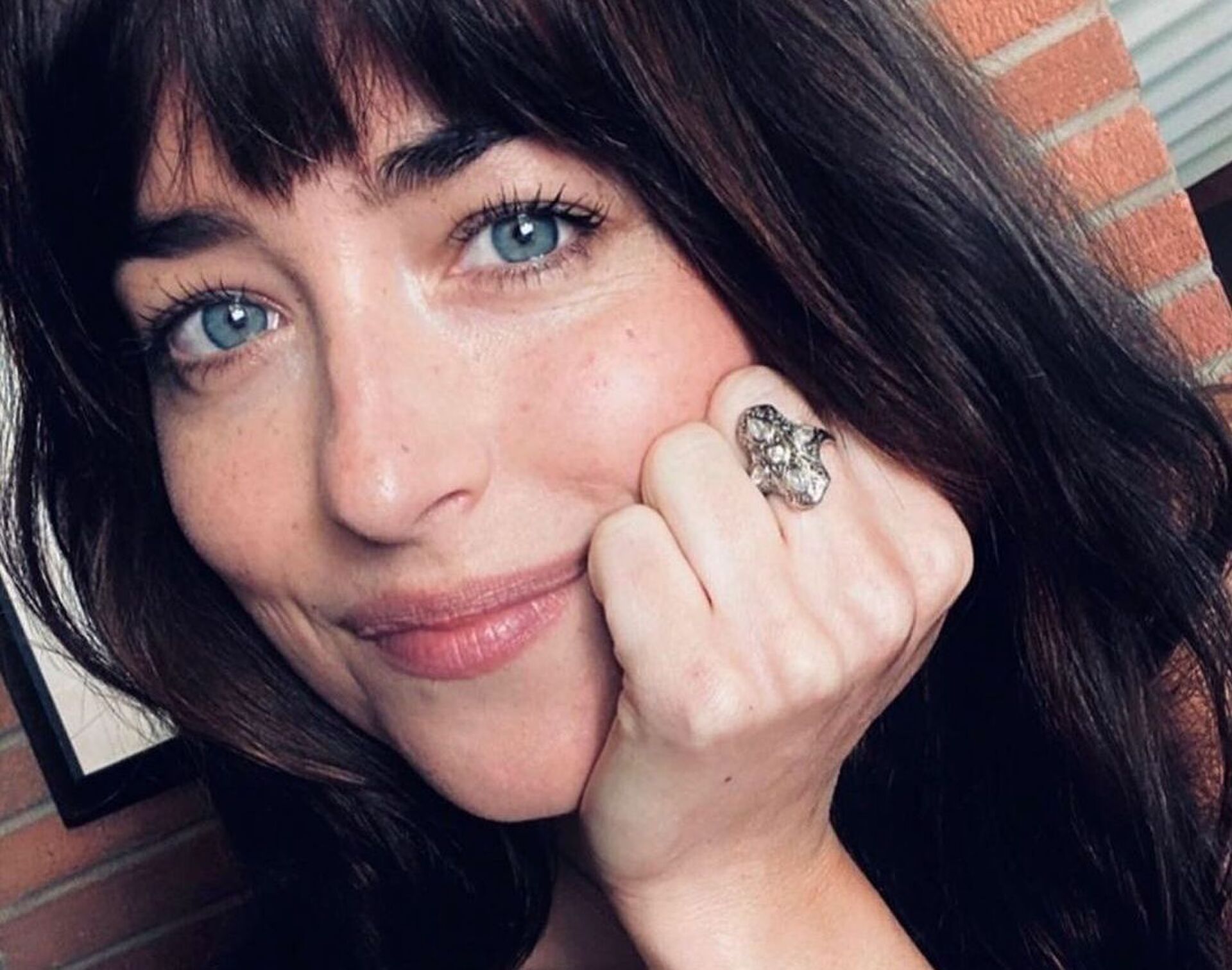 dakota johnson de vriendin van chris martin