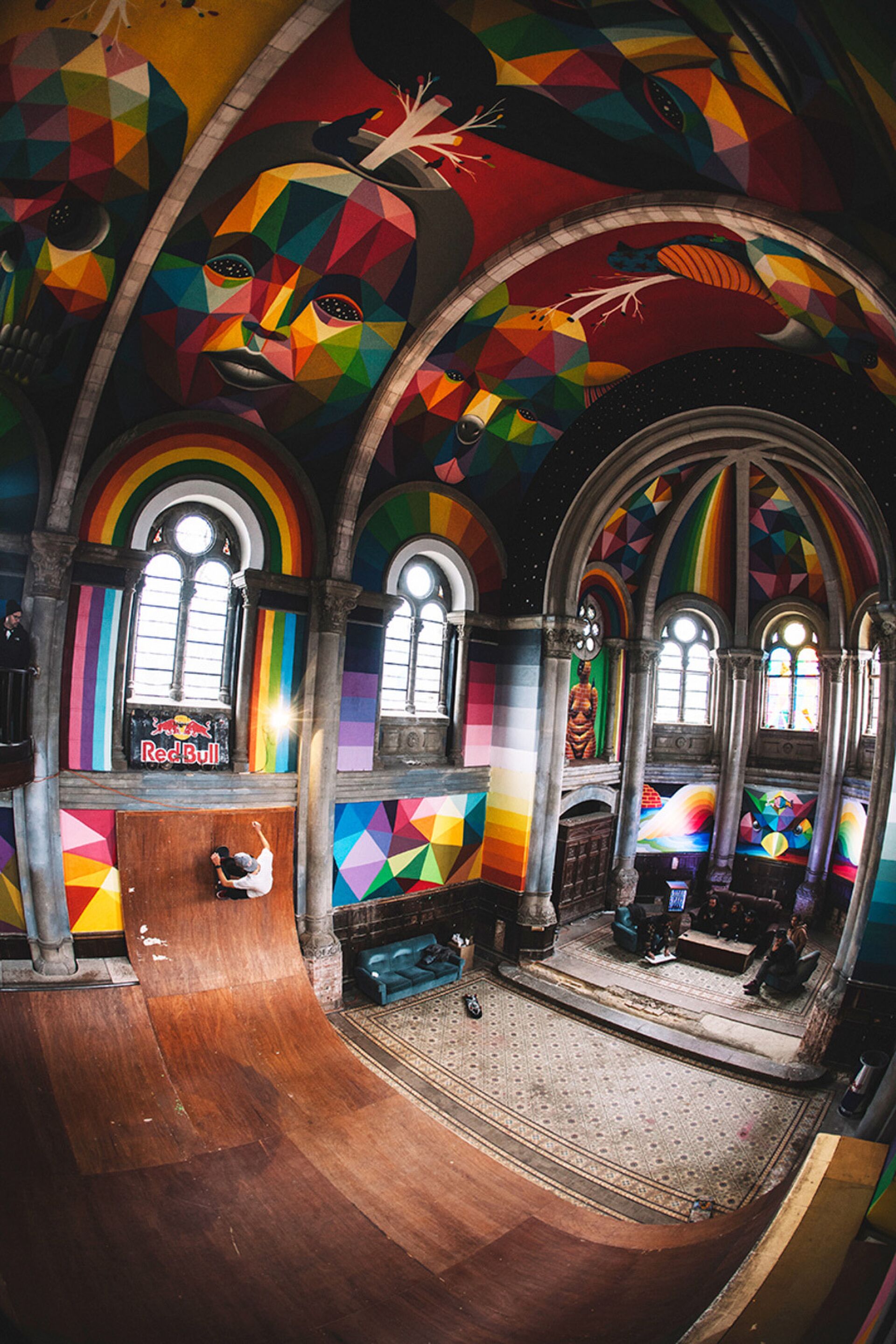 oude kerk omgebouwd skatepark