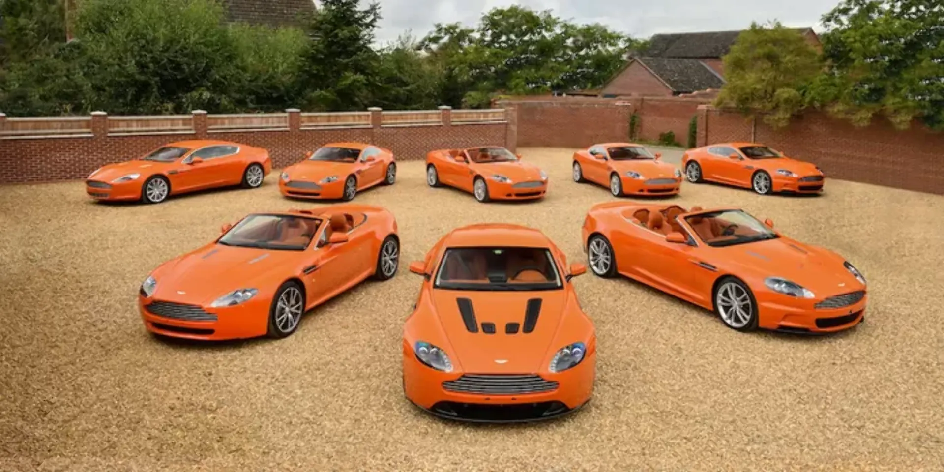 oranje aston martins