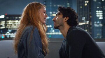 Blake Lively en Justin Baldoni in It Ends With Us op een dakterras.