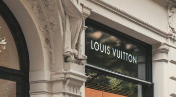 Louis Vuitton (eigendom van LVMH) logo op een winkel