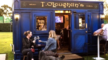 pub in achtertuin