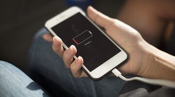 Hierom moet jij je iPhone steeds vaker opladen