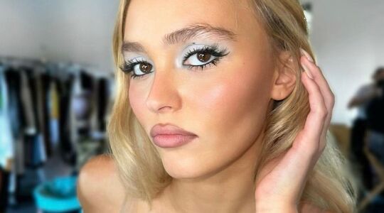 iced silver eyelook