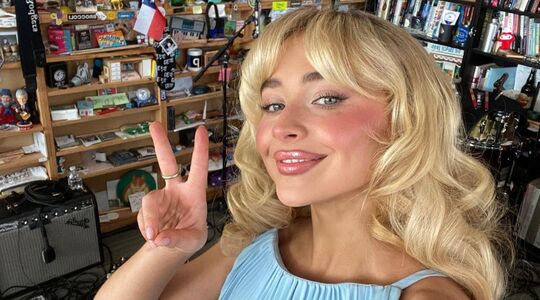 Selfie van Sabrina Carpenter in de studio.