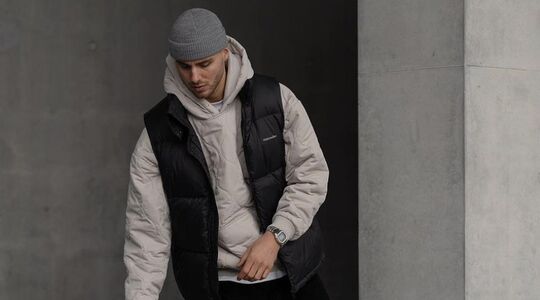 hoe bodywarmer combinerern outfits