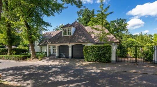 Cody gakpo koopt villa eindhoven foto's